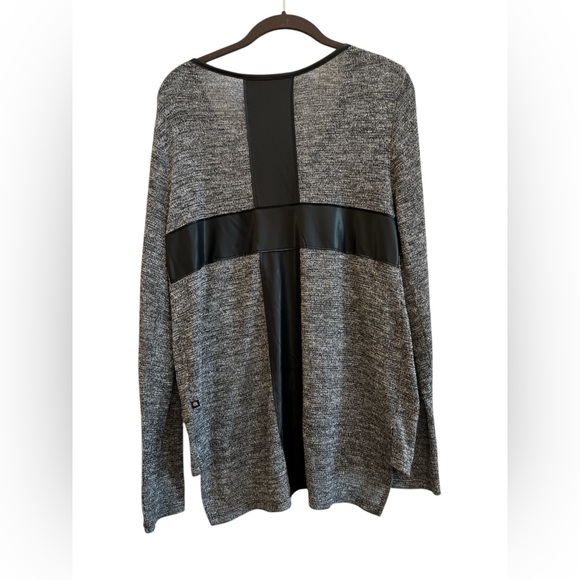 Rock & Republic Gray Bull Skull Graphic Hi-Low Knit Top M Western - Picture 3 of 5